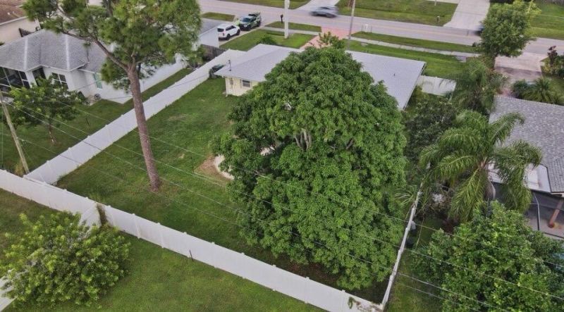 772 SE Thornhill Drive, Port Saint Lucie, FL 34983 Photo