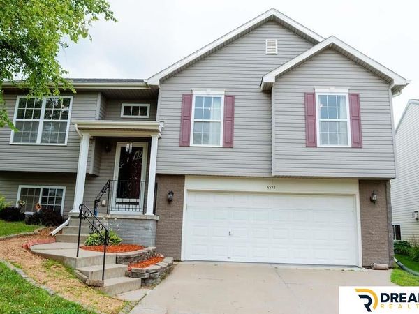 8814 Quest Street, Omaha, NE 68122