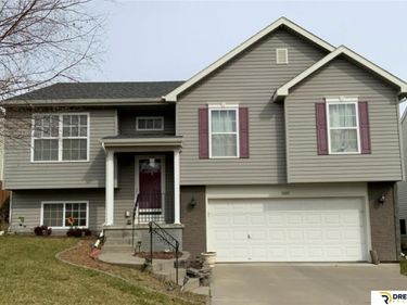 8814 Quest Street, Omaha, NE 68122