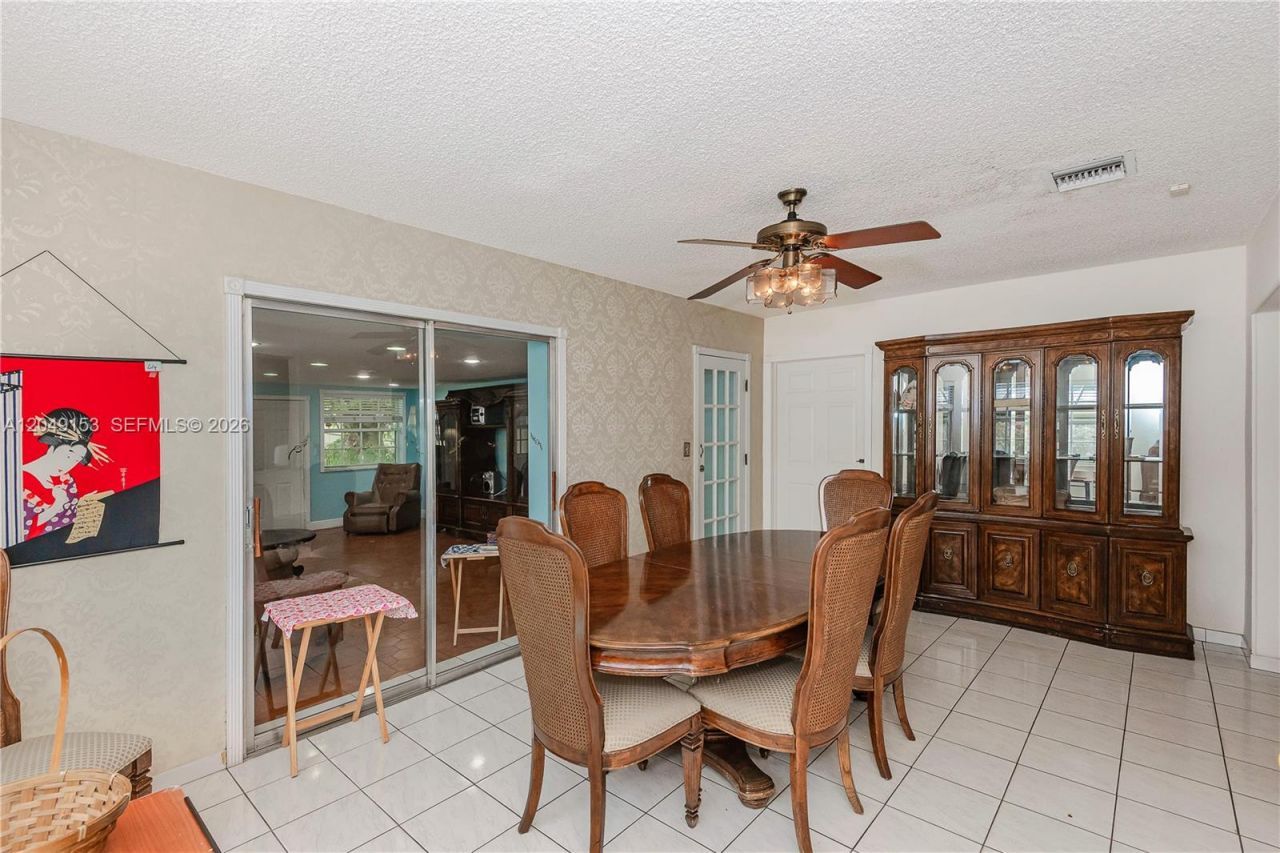 292 W 39th Pl , Hialeah, FL 33012 Photo