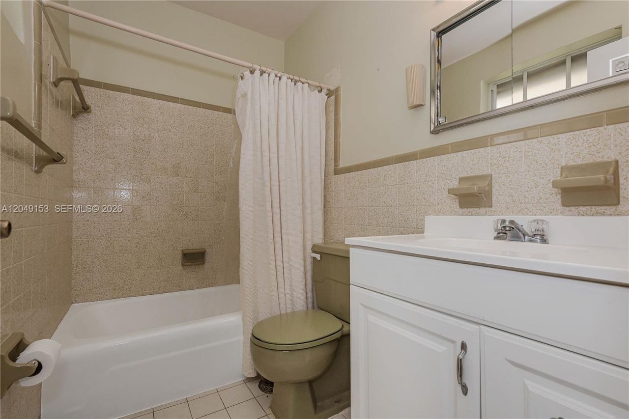 292 W 39th Pl , Hialeah, FL 33012 Photo