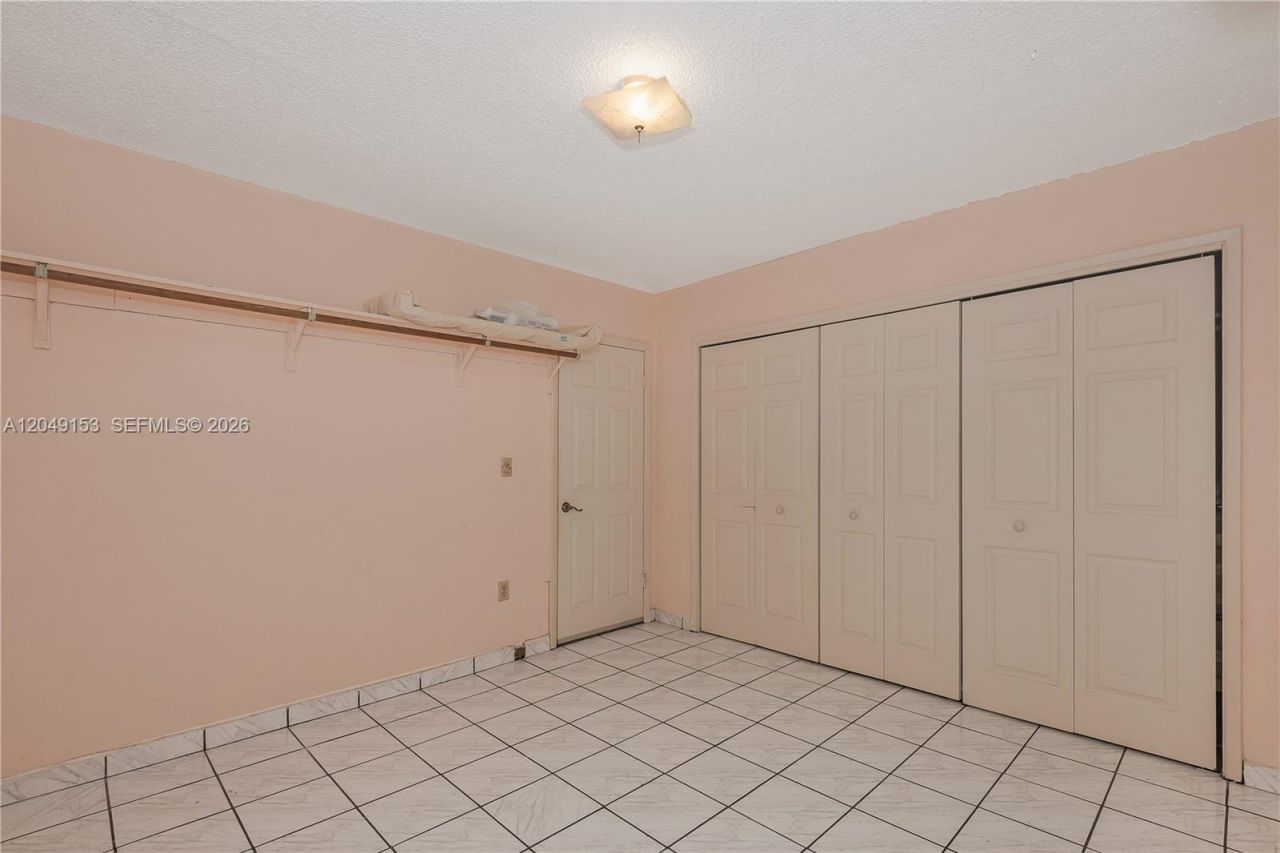 292 W 39th Pl , Hialeah, FL 33012 Photo