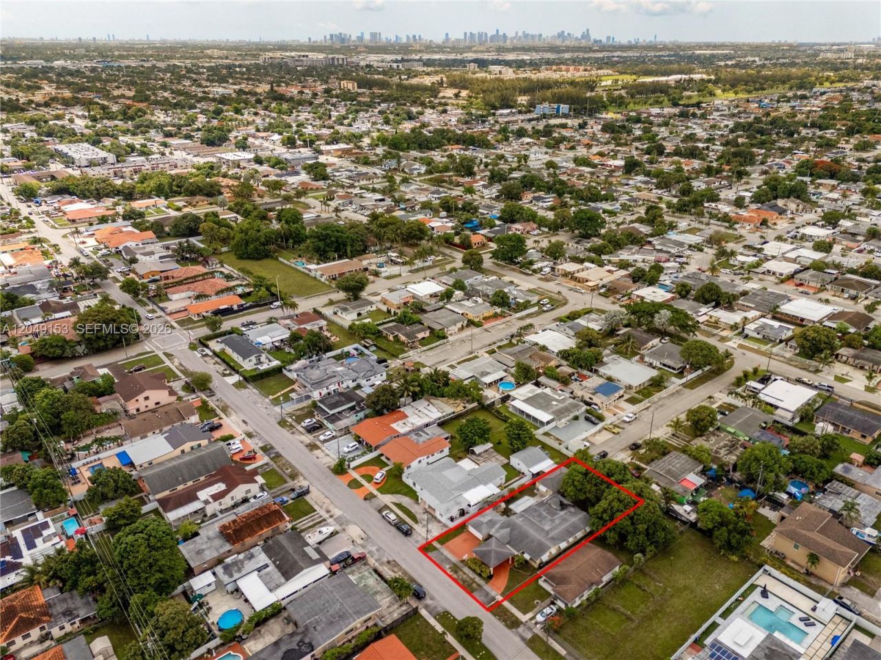 292 W 39th Pl , Hialeah, FL 33012 Photo