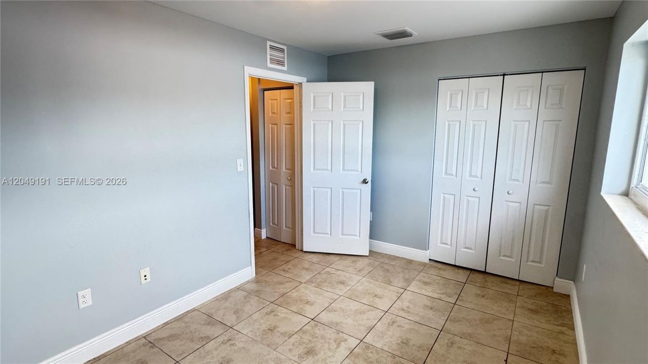 1955 NW 5th Pl , Unit 11, Miami, FL 33136 Photo