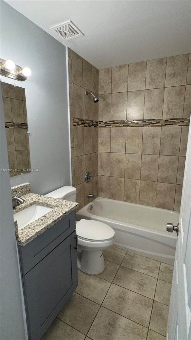 1955 NW 5th Pl , Unit 11, Miami, FL 33136 Photo