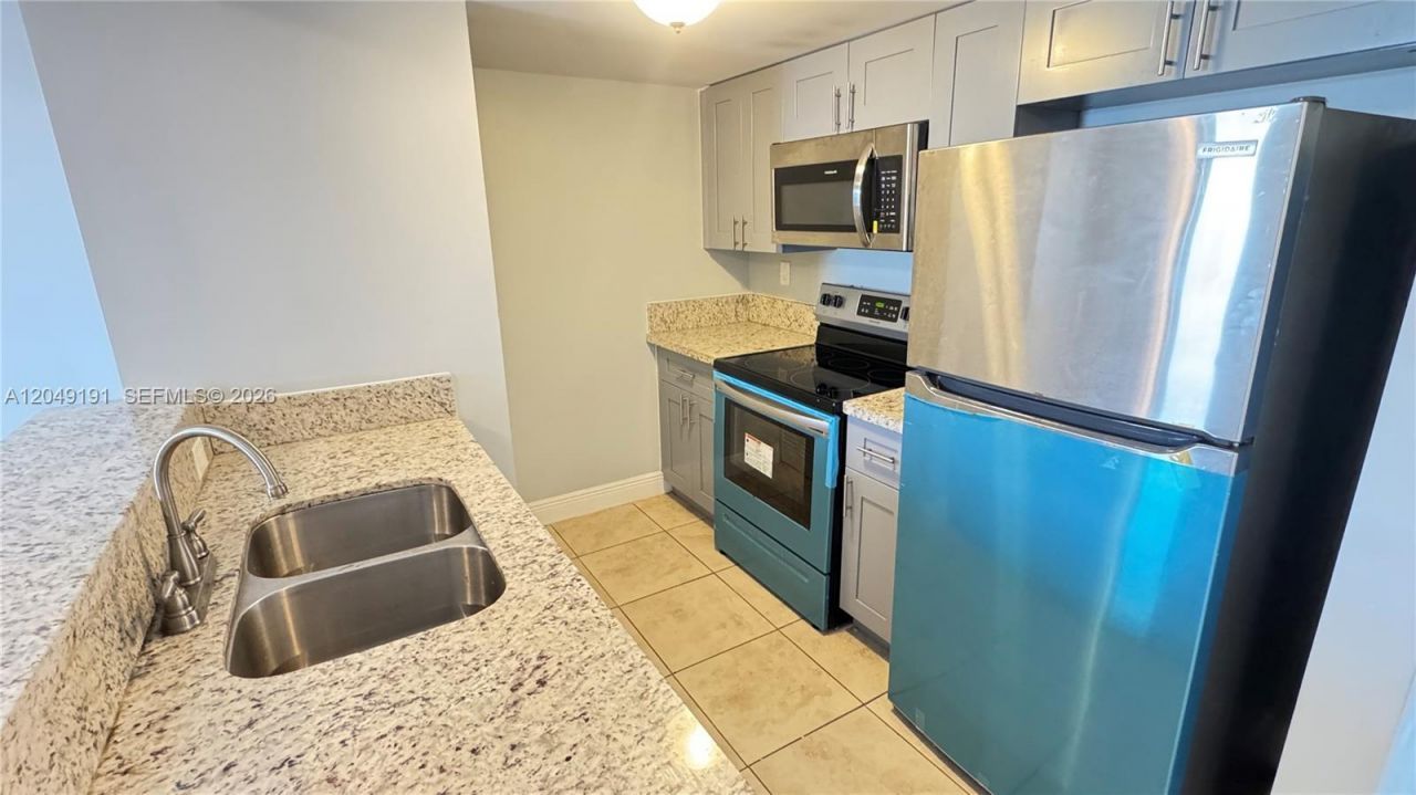 1955 NW 5th Pl , Unit 11, Miami, FL 33136 Photo