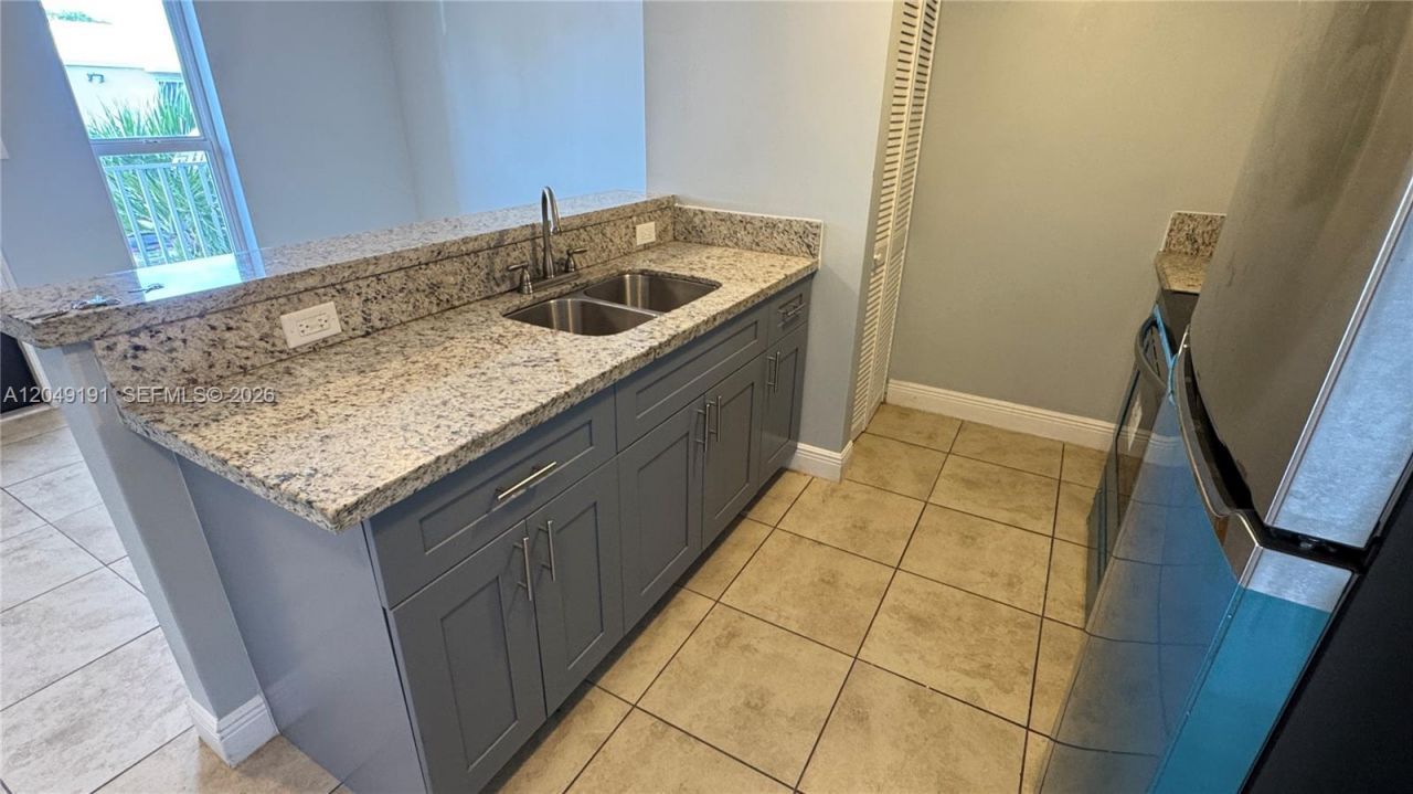1955 NW 5th Pl , Unit 11, Miami, FL 33136 Photo