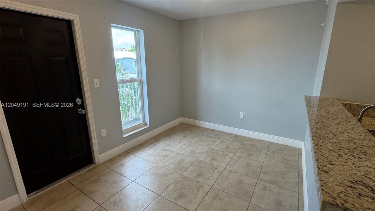 1955 NW 5th Pl , Unit 11, Miami, FL 33136 Photo