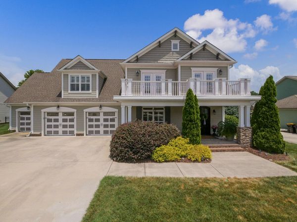 8127 Propeller Drive, Ooltewah, TN 37363