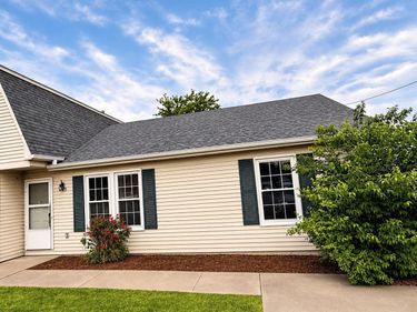 220 Azalea , Harrodsburg, KY 40330