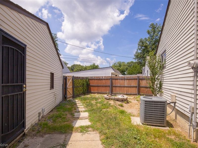 12811 Triskett Road, Cleveland, OH 44111 Photo 24