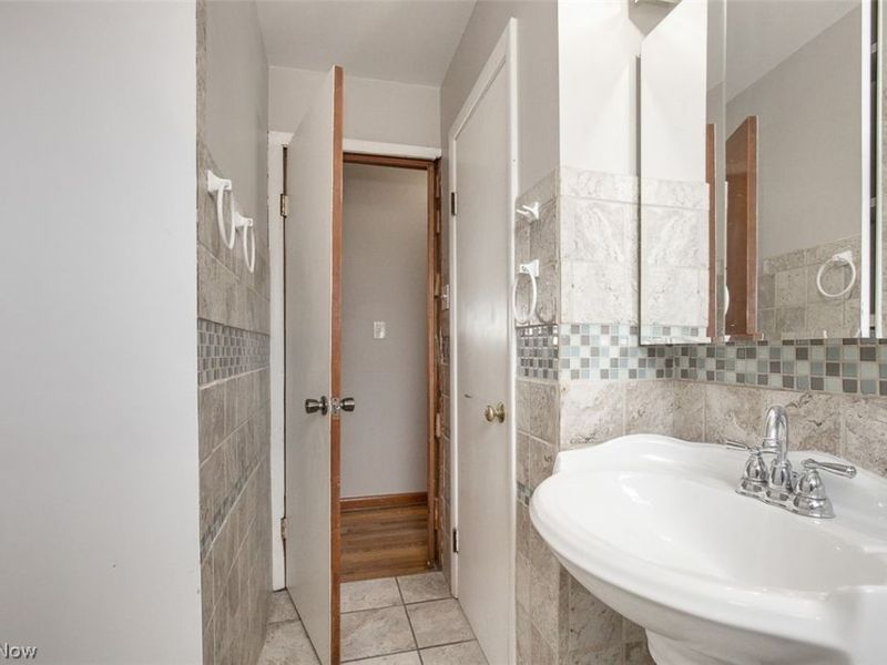 12811 Triskett Road, Cleveland, OH 44111 Photo 9
