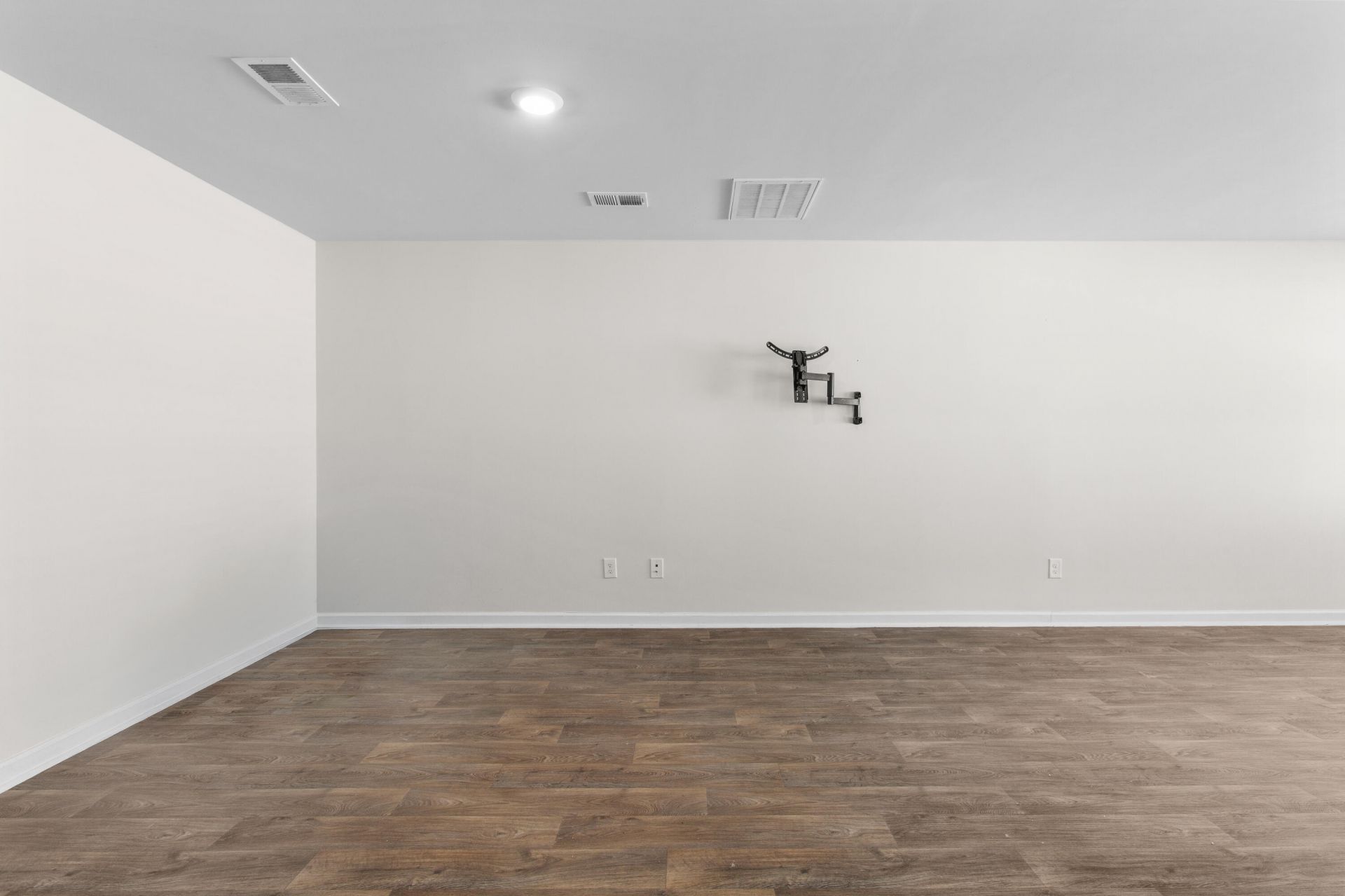 148 Rosefield Court Photo 7