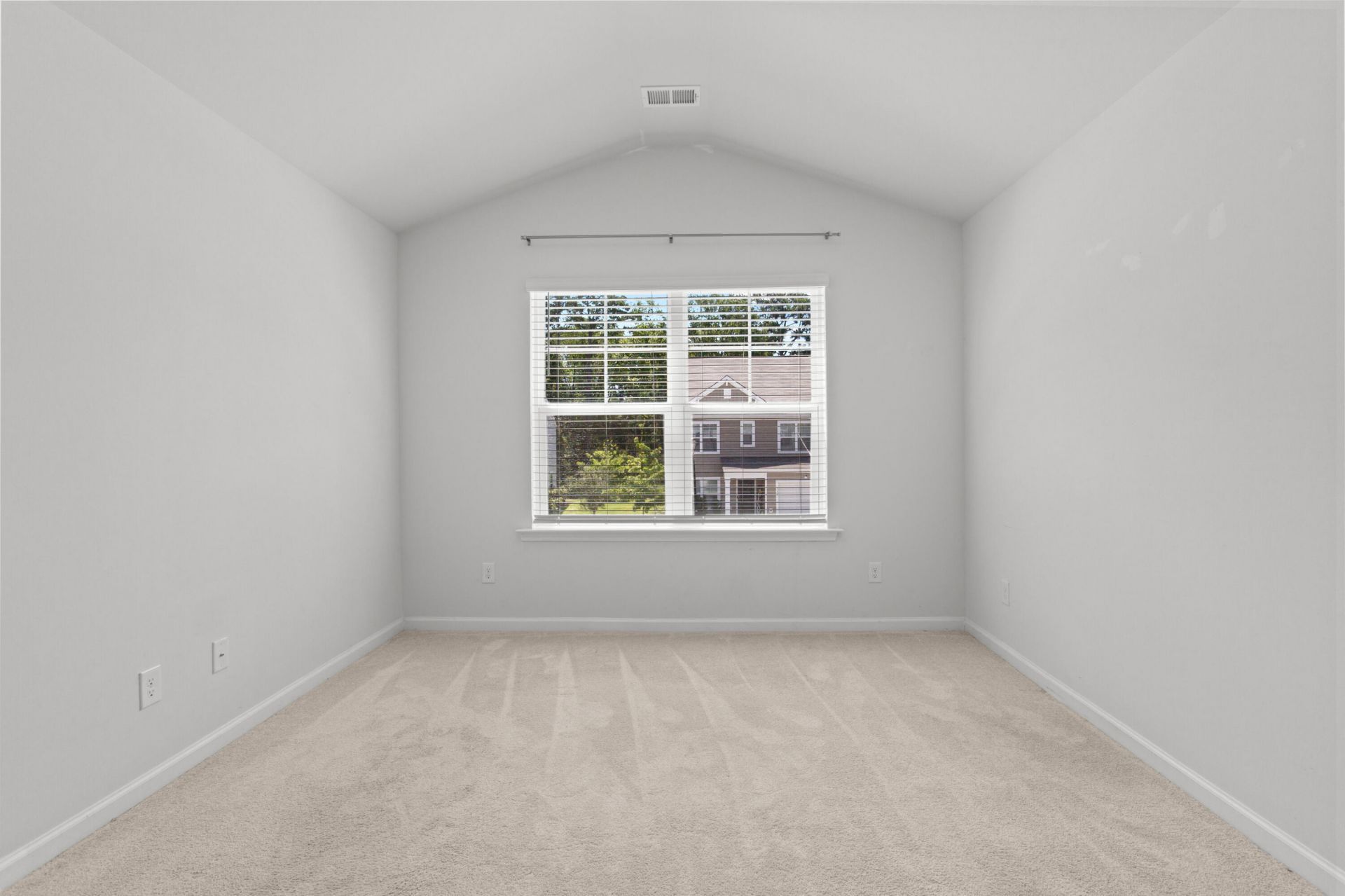 148 Rosefield Court Photo 9