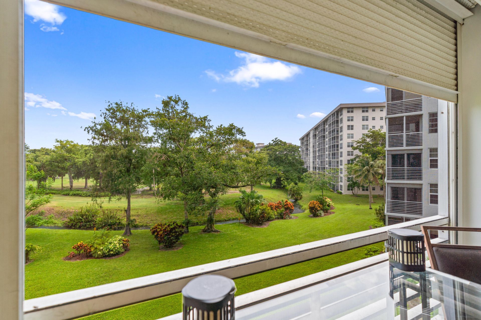 625 Oaks Drive, Unit 405, Pompano Beach, FL 33069 Photo
