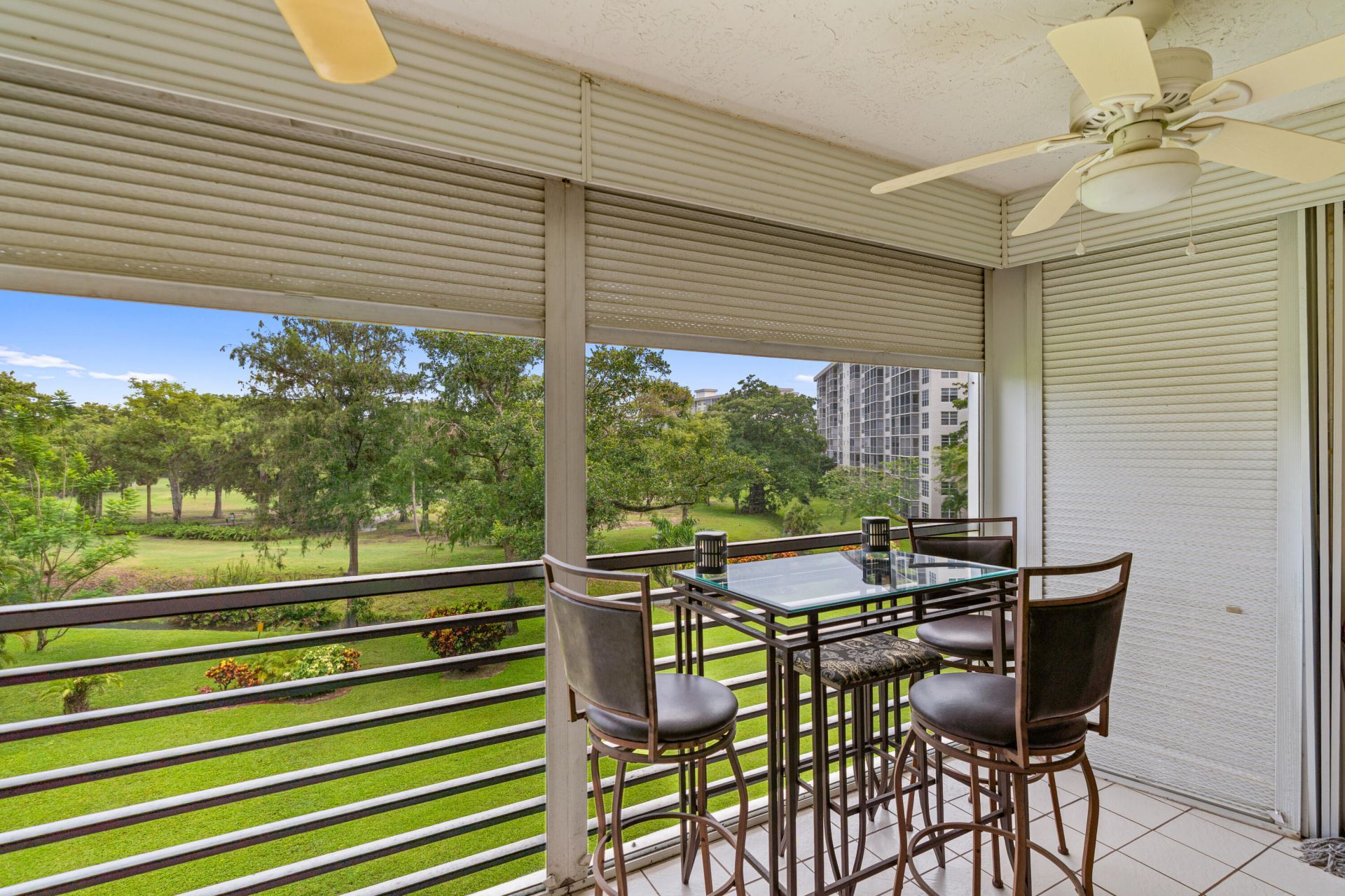 625 Oaks Drive, Unit 405, Pompano Beach, FL 33069 Photo