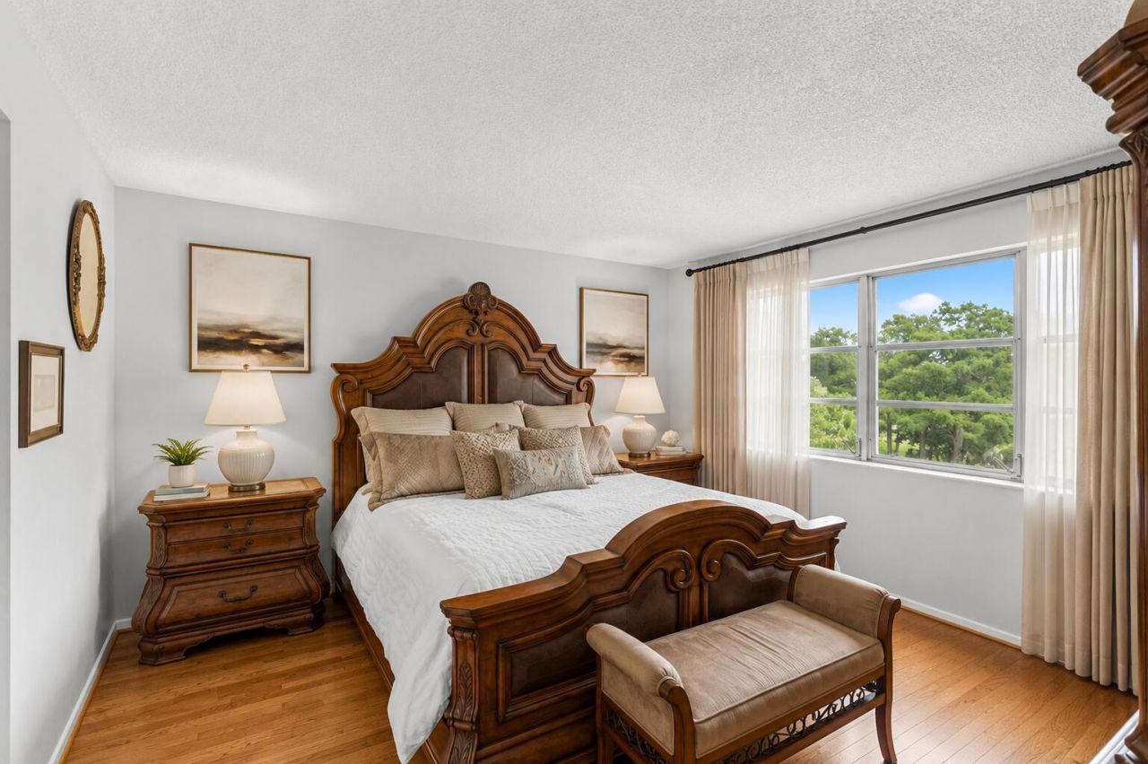 625 Oaks Drive, Unit 405, Pompano Beach, FL 33069 Photo