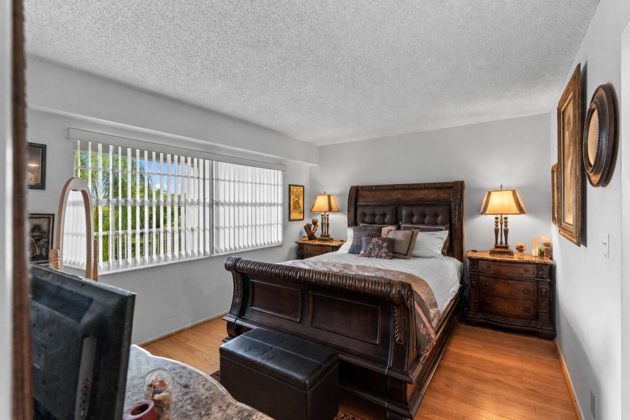 625 Oaks Drive, Unit 405, Pompano Beach, FL 33069 Photo