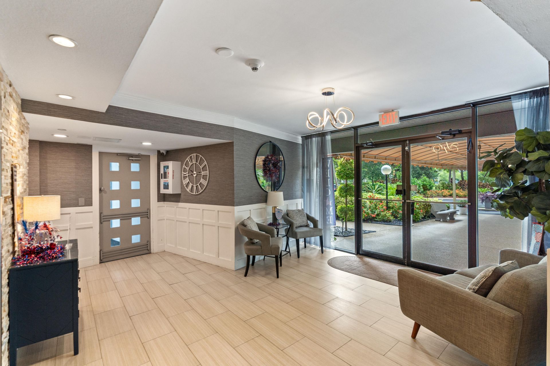 625 Oaks Drive, Unit 405, Pompano Beach, FL 33069 Photo