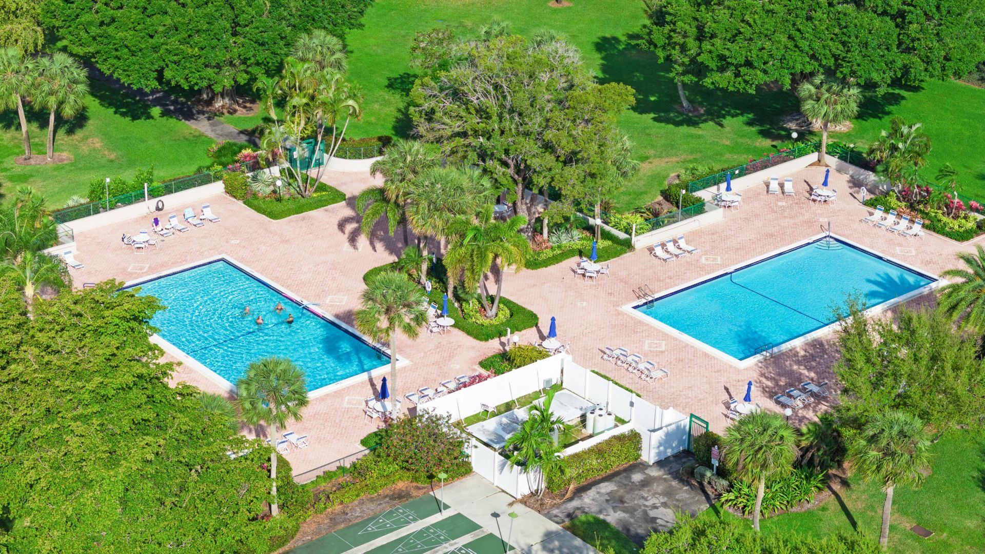 625 Oaks Drive, Unit 405, Pompano Beach, FL 33069 Photo