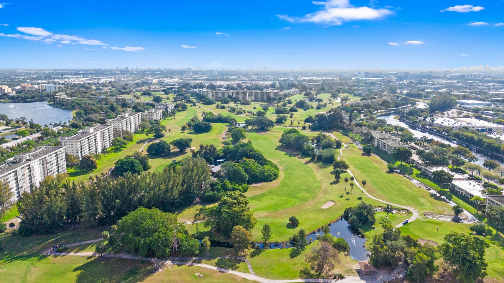 625 Oaks Drive, Unit 405, Pompano Beach, FL 33069 Photo