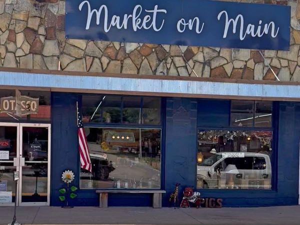 320 W. Main St. , Mountain View, AR 72560