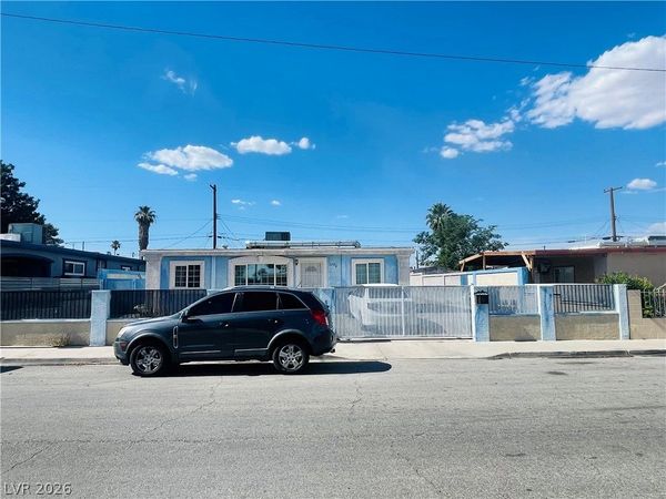 3708 Waikiki Avenue, Las Vegas, NV 89104