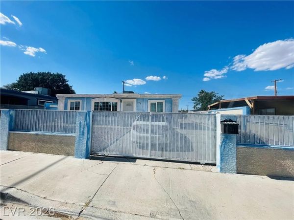 3708 Waikiki Avenue , Las Vegas, NV 89104