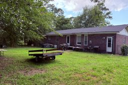 102 Helen Court photo 4