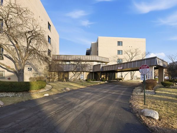 5840 W 104th Street , Unit 115, Oak Lawn, IL 60453
