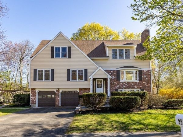 255 Worthen Rd East, Lexington, MA 02421