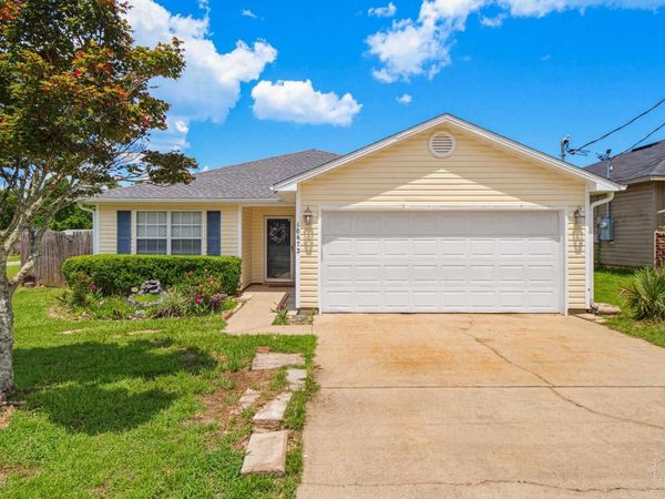 10672 Senegal Dr, Pensacola, FL 32534