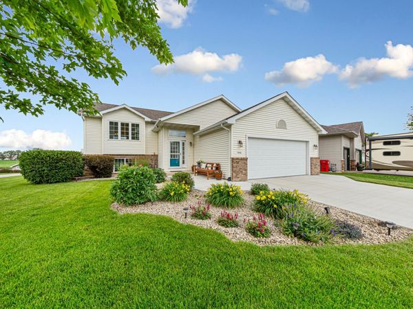1006 24th Avenue NW, Austin, MN 55912