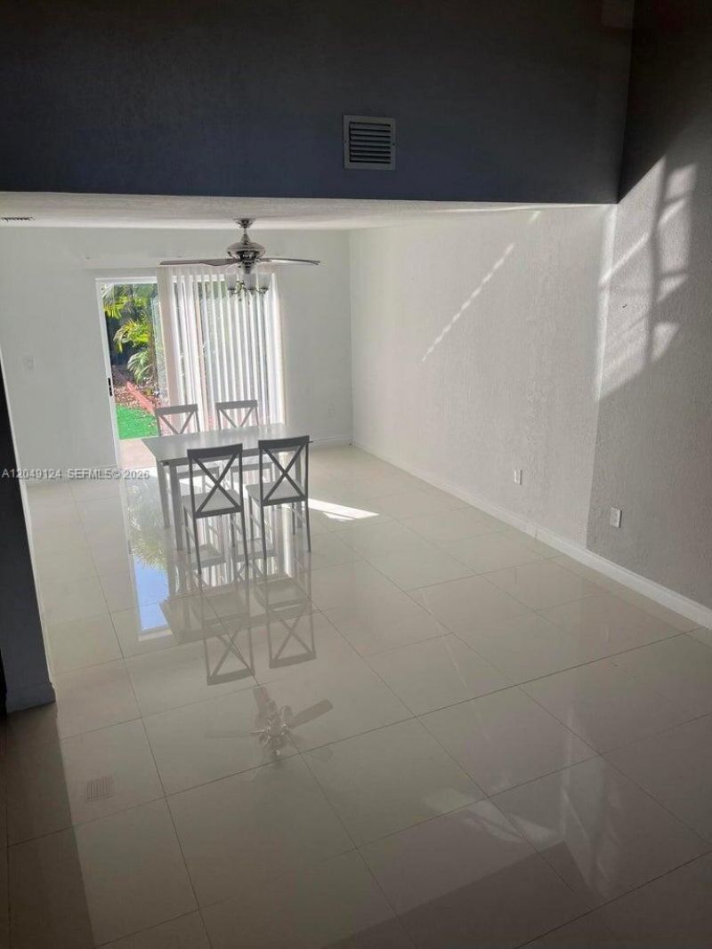12948 NW 10th St , Miami, FL 33182 Photo