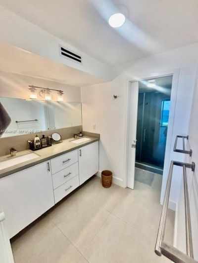 100 Bayview Dr , Unit 1906, Sunny Isles Beach, FL 33160 Photo