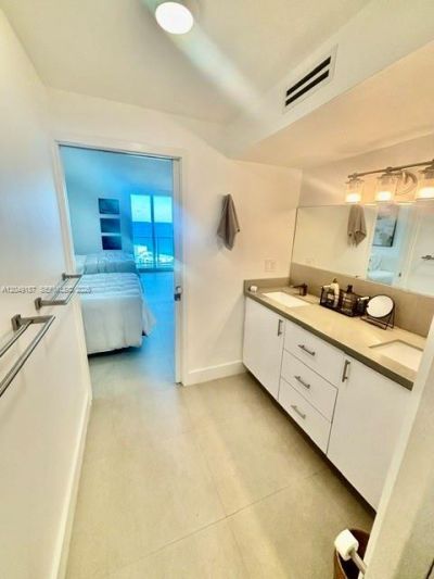 100 Bayview Dr, Unit 1906, Sunny Isles Beach, FL 33160 Photo