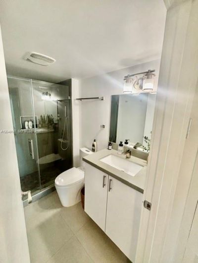 100 Bayview Dr , Unit 1906, Sunny Isles Beach, FL 33160 Photo