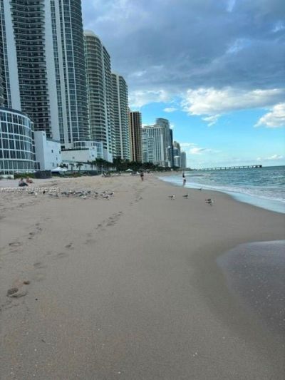 100 Bayview Dr , Unit 1906, Sunny Isles Beach, FL 33160 Photo