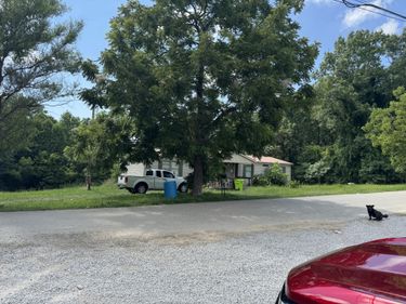 244 E Branch Road, East Bernstadt, KY 40729