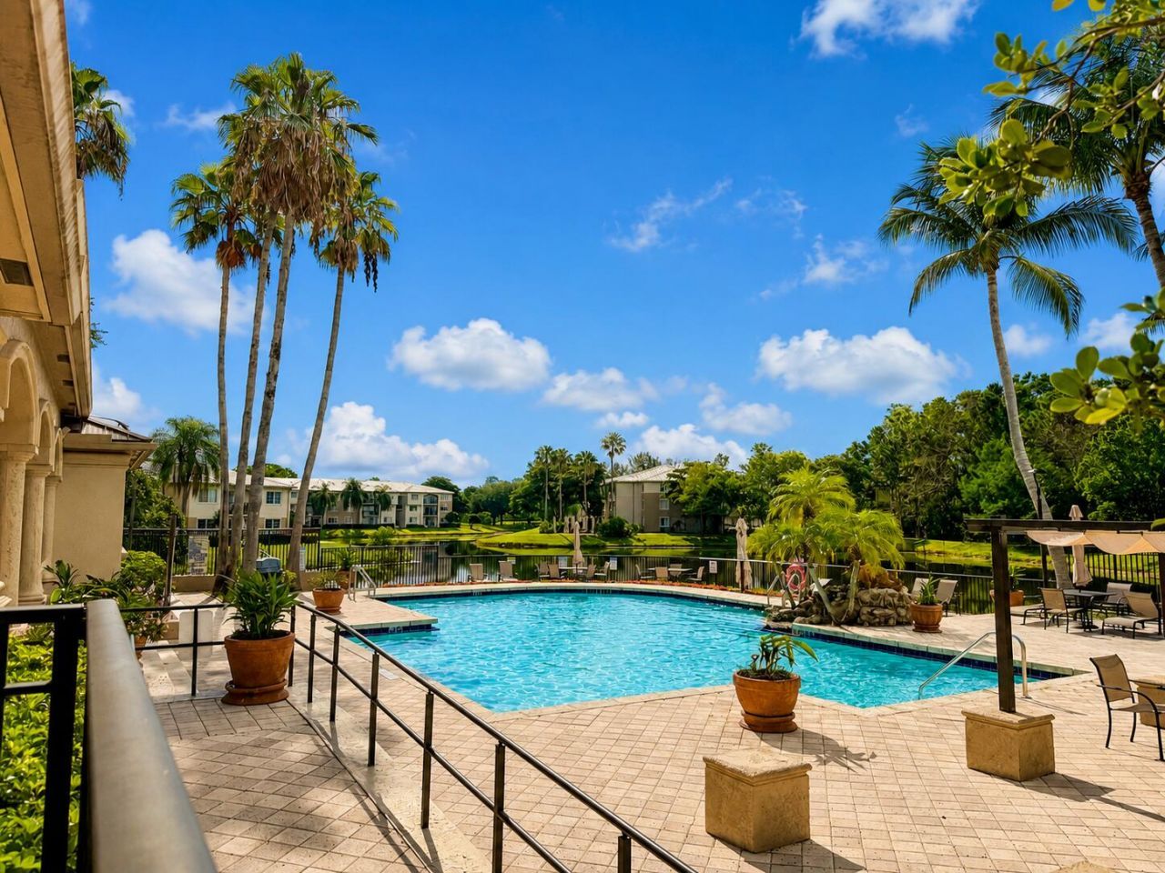 600 Crestwood Court N, Unit 617, Royal Palm Beach, FL 33411 Photo