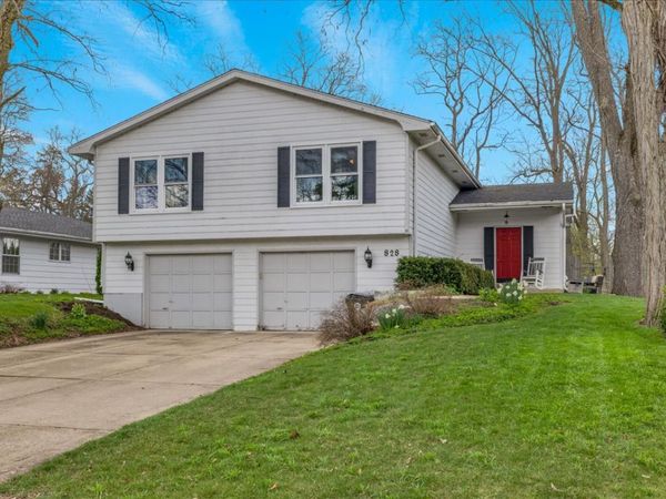 828 S Jefferson Street , Batavia, IL 60510