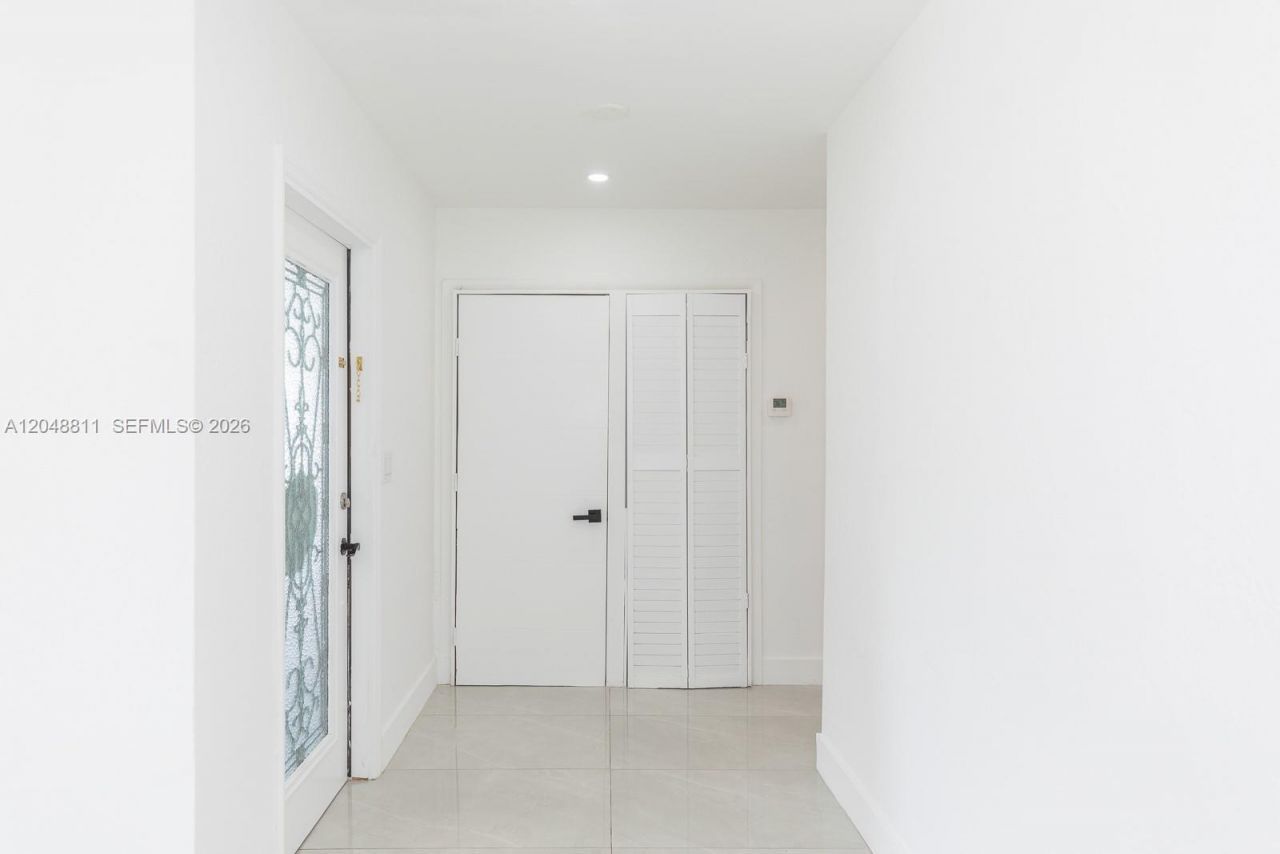 913 NE 2nd St , Hallandale Beach, FL 33009 Photo