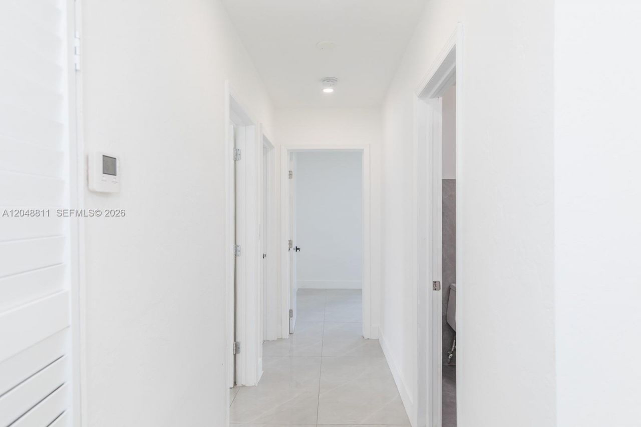 913 NE 2nd St , Hallandale Beach, FL 33009 Photo