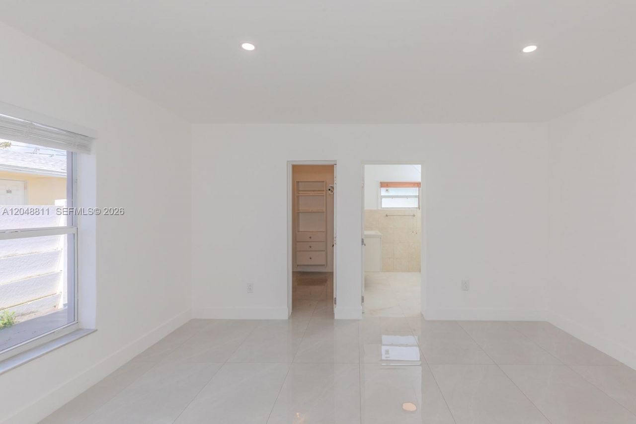 913 NE 2nd St , Hallandale Beach, FL 33009 Photo