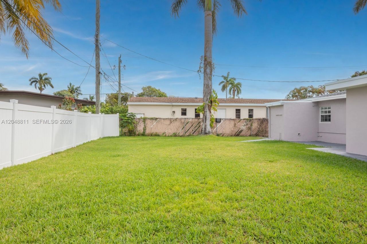 913 NE 2nd St , Hallandale Beach, FL 33009 Photo