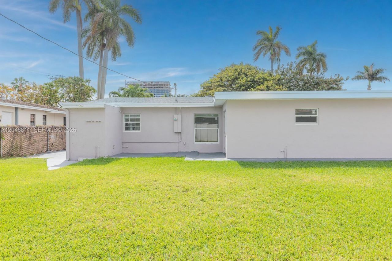 913 NE 2nd St , Hallandale Beach, FL 33009 Photo