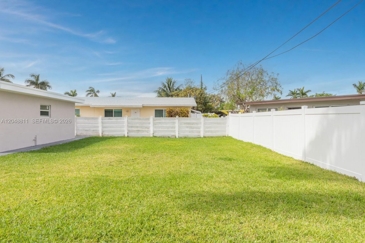 913 NE 2nd St , Hallandale Beach, FL 33009 Photo