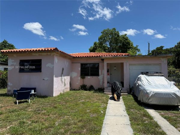 6346 NW 41st St , Virginia Gardens, FL 33166