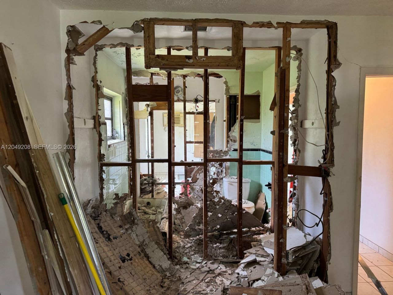 6346 NW 41st St , Virginia Gardens, FL 33166 Photo