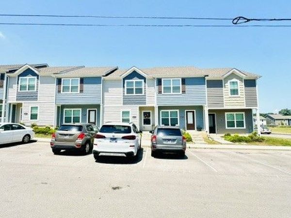 6073 Cullen Dr , La Vergne, TN 37086